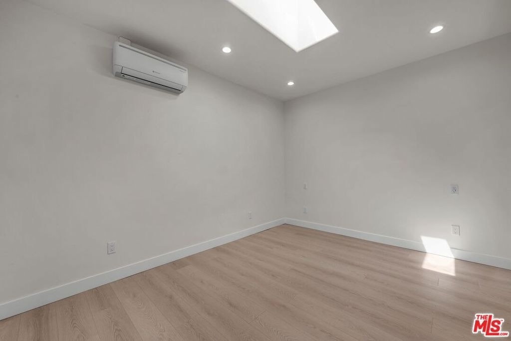 303 Culver Boulevard - Photo 11