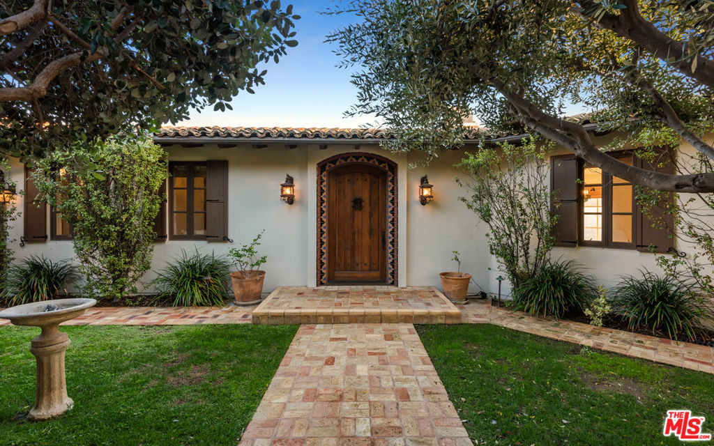 1924 Wattles Drive - Photo 6