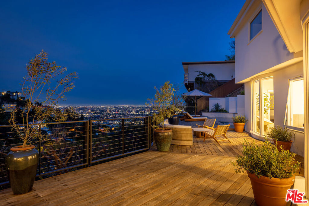 1568 Viewsite Drive - Photo 43