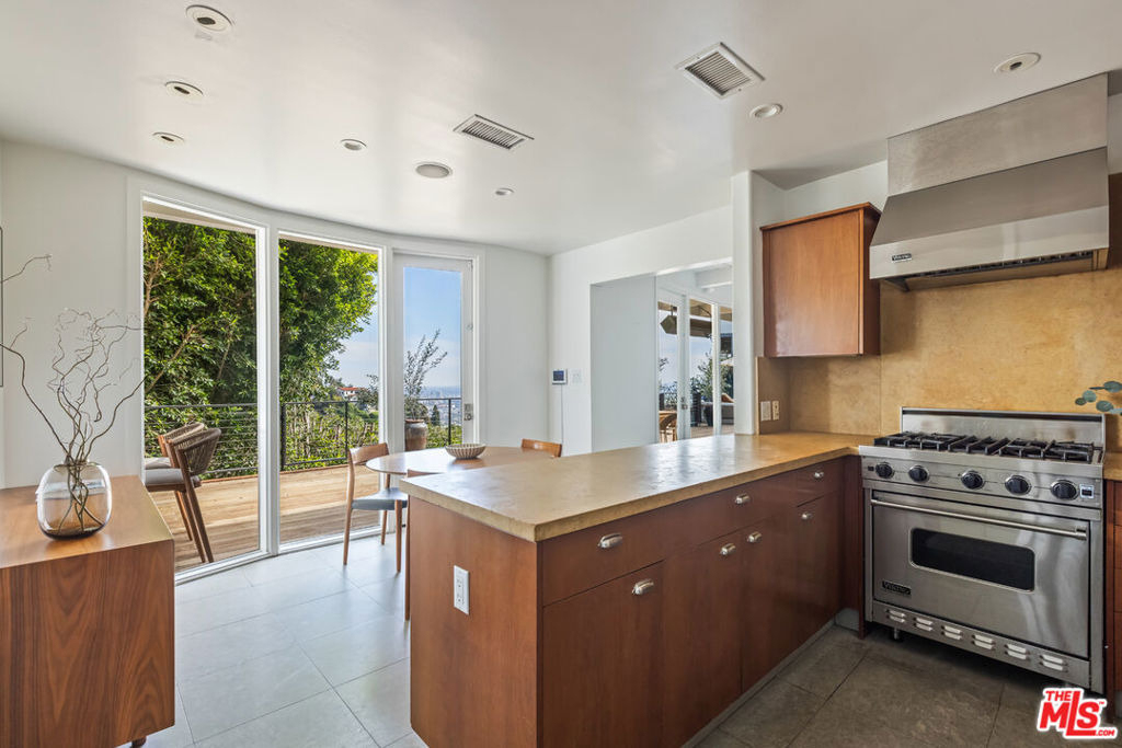 1568 Viewsite Drive - Photo 14