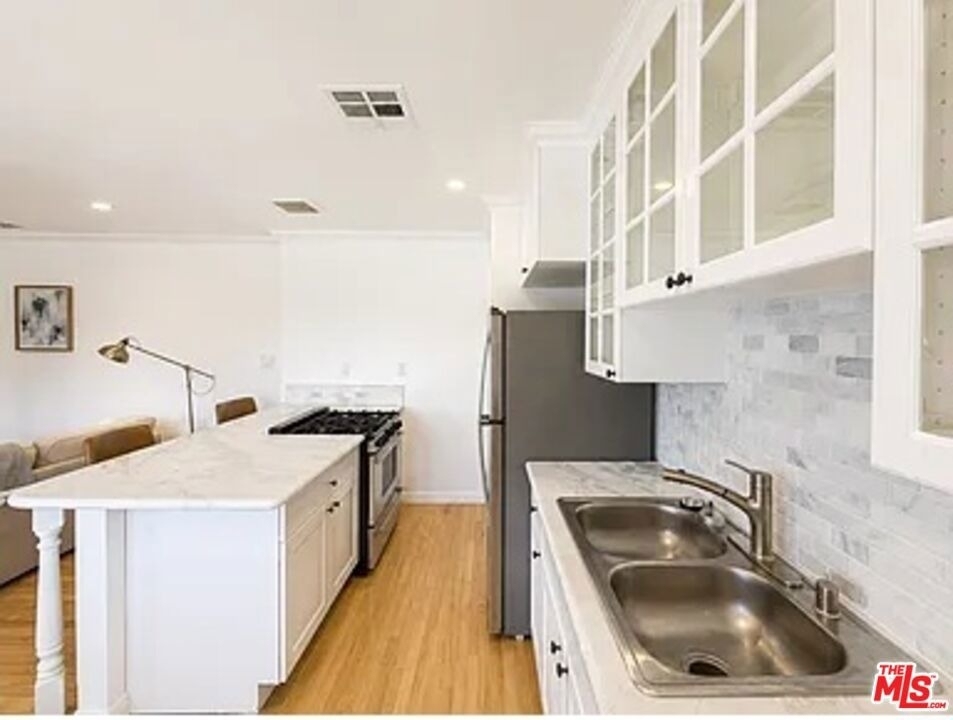 1028 12th Street - Photo 5