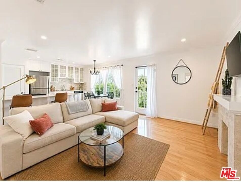 1028 12th Street - Photo 2