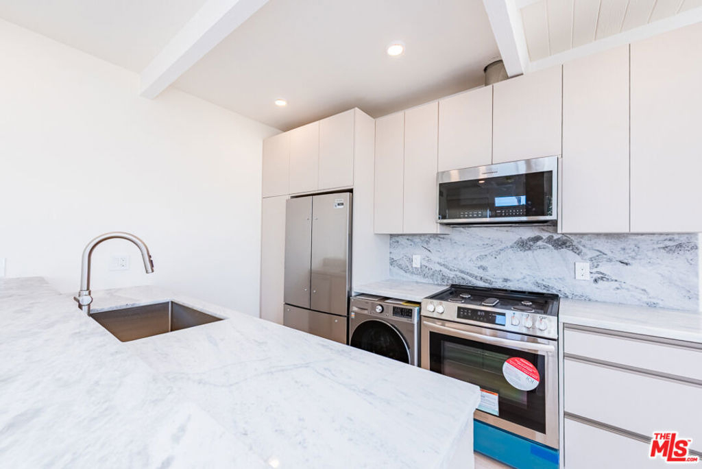 7273 Birdview Avenue - Photo 2