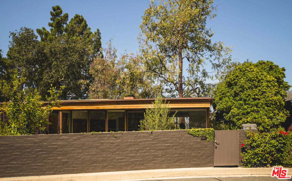 541 Suncourt Terrace - Photo 1