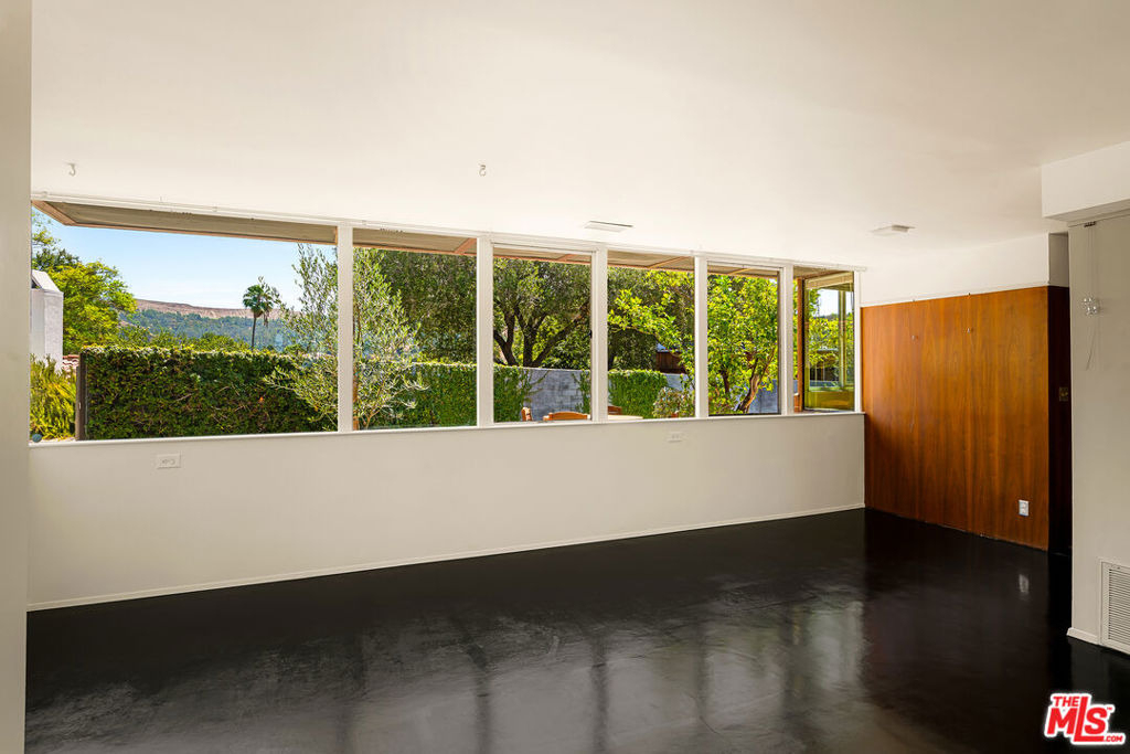 541 Suncourt Terrace - Photo 10