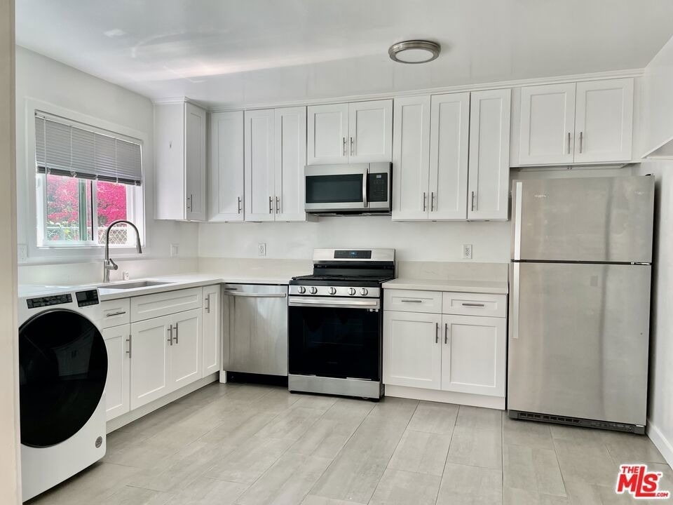 629 Hardin Drive - Photo 0