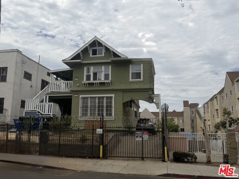915 S Grand View Street - Photo 6