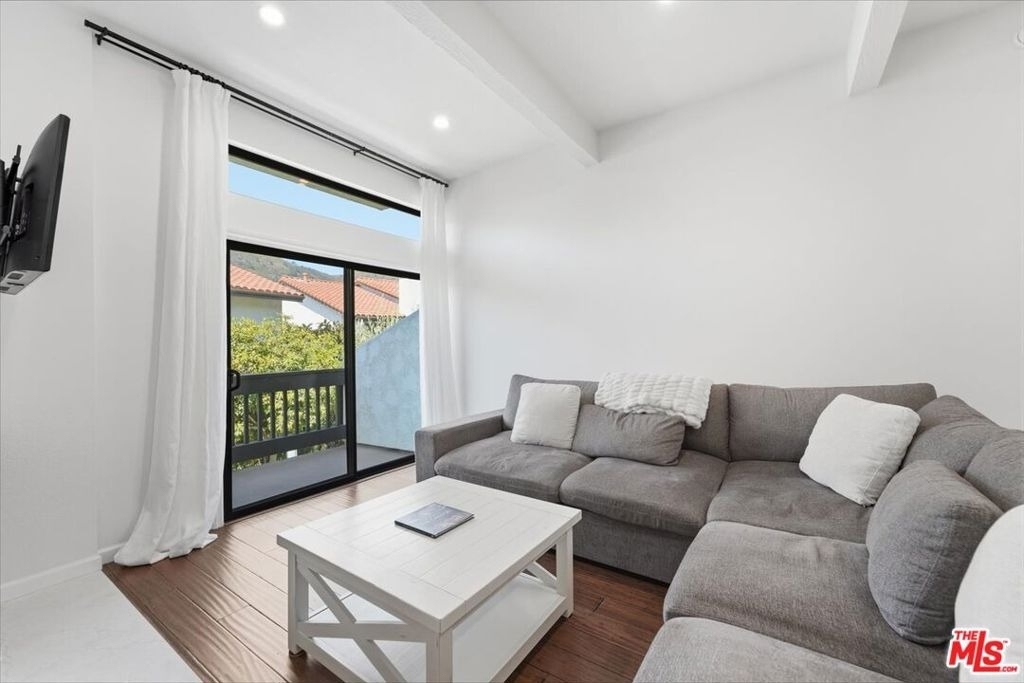1544 Michael Lane - Photo 3