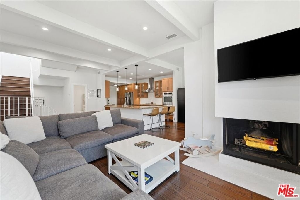 1544 Michael Lane - Photo 4