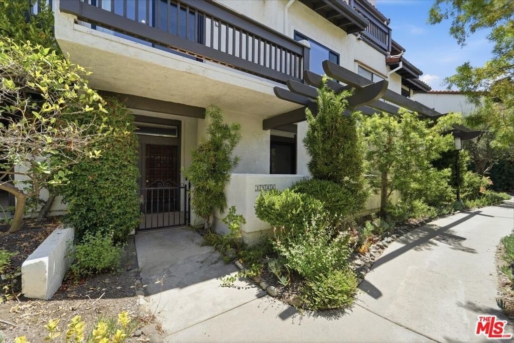 1544 Michael Lane - Photo 0