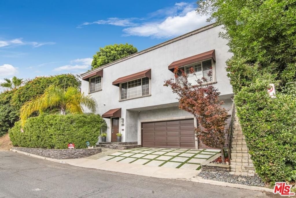 3200 Primera Avenue - Photo 0