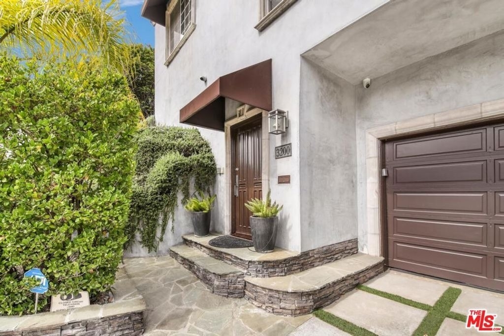 3200 Primera Avenue - Photo 1