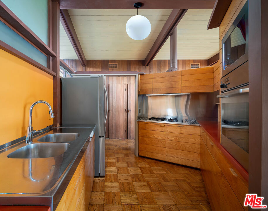 12421 Deerbrook Lane - Photo 5