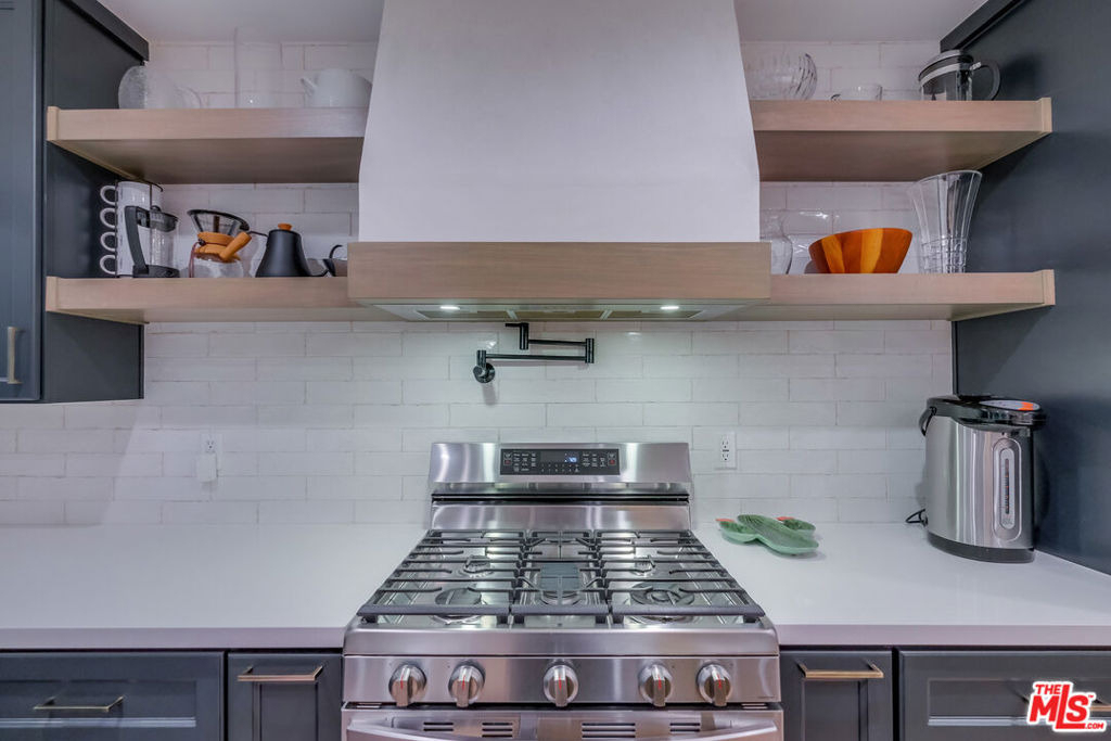 5715 Corteen Place - Photo 10