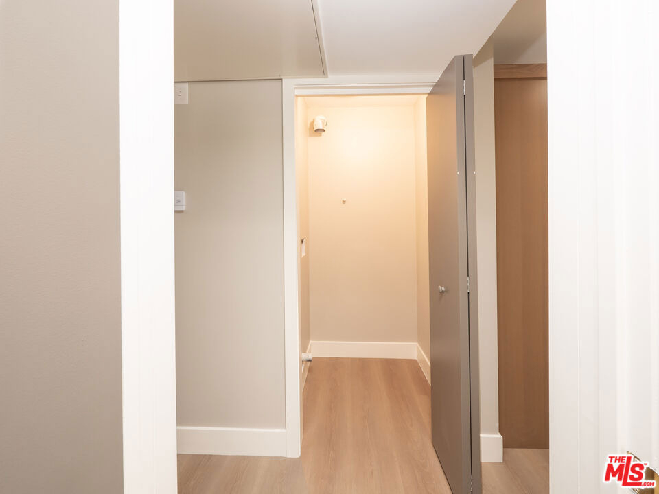 591 E 9th Street - Photo 9