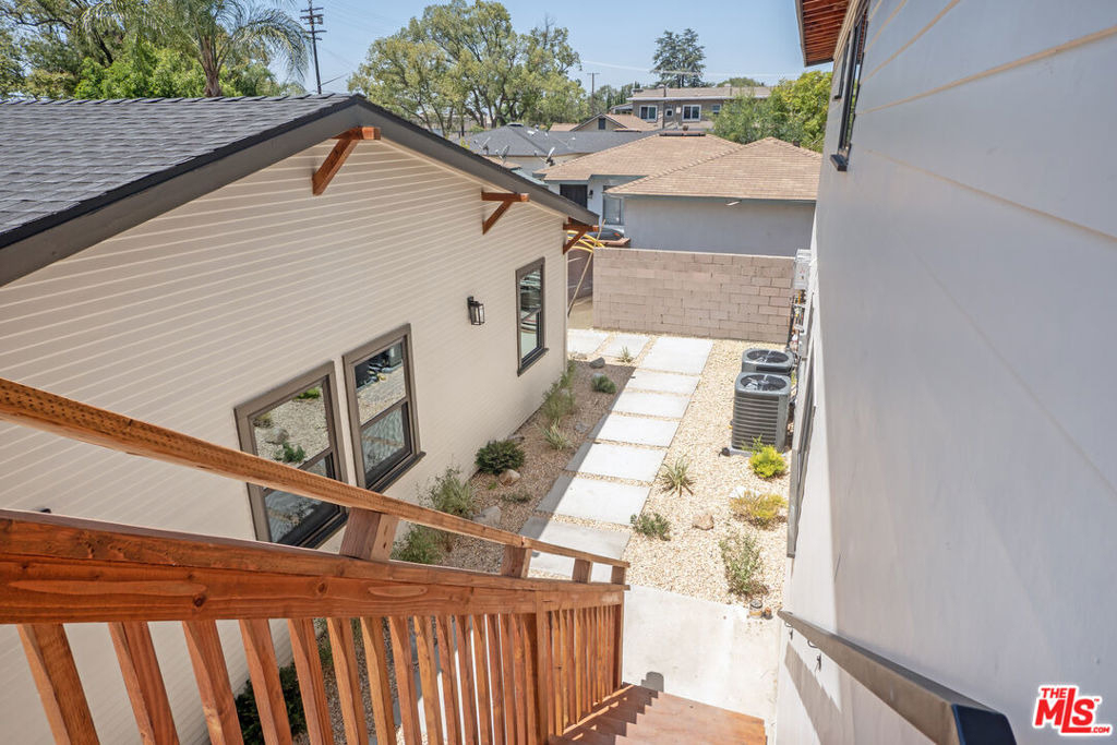 591 E 9th Street - Photo 13
