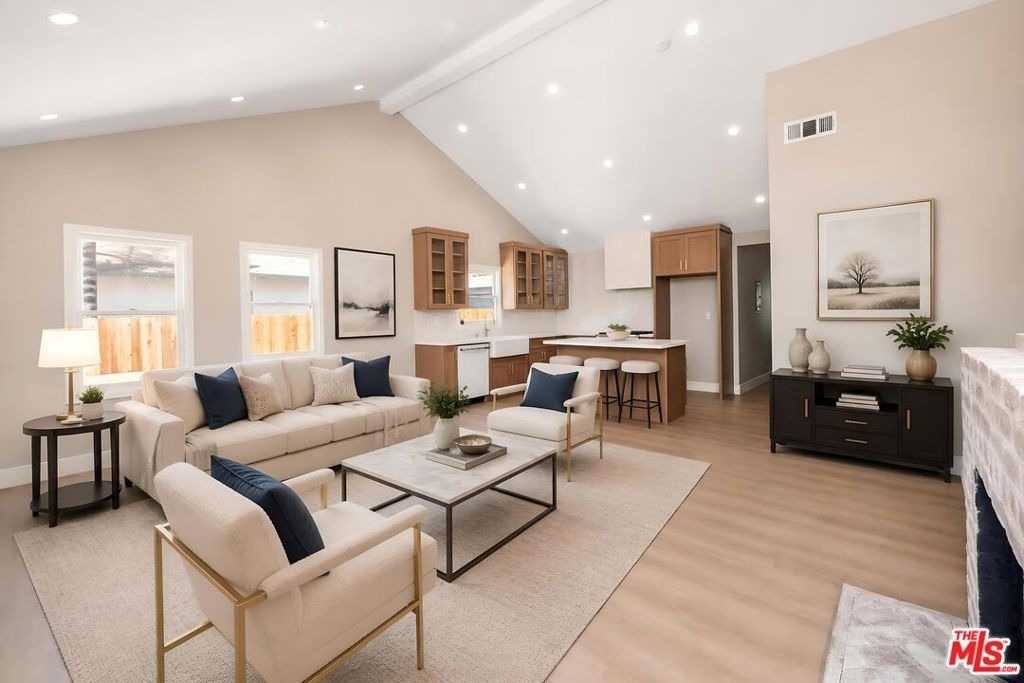 593 E 9th Street - Photo 5