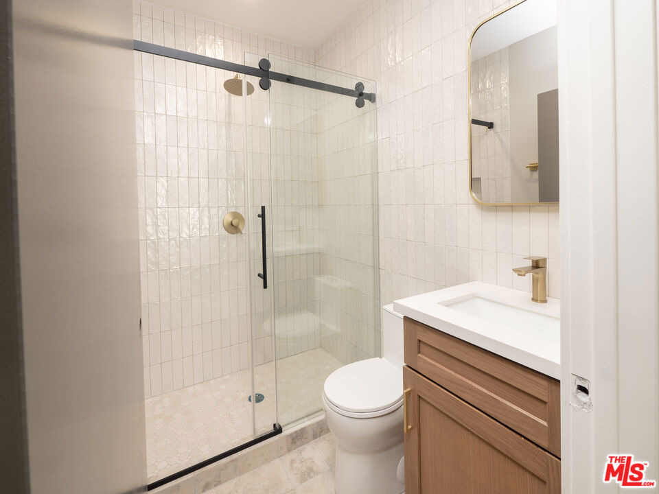 593 E 9th Street - Photo 13