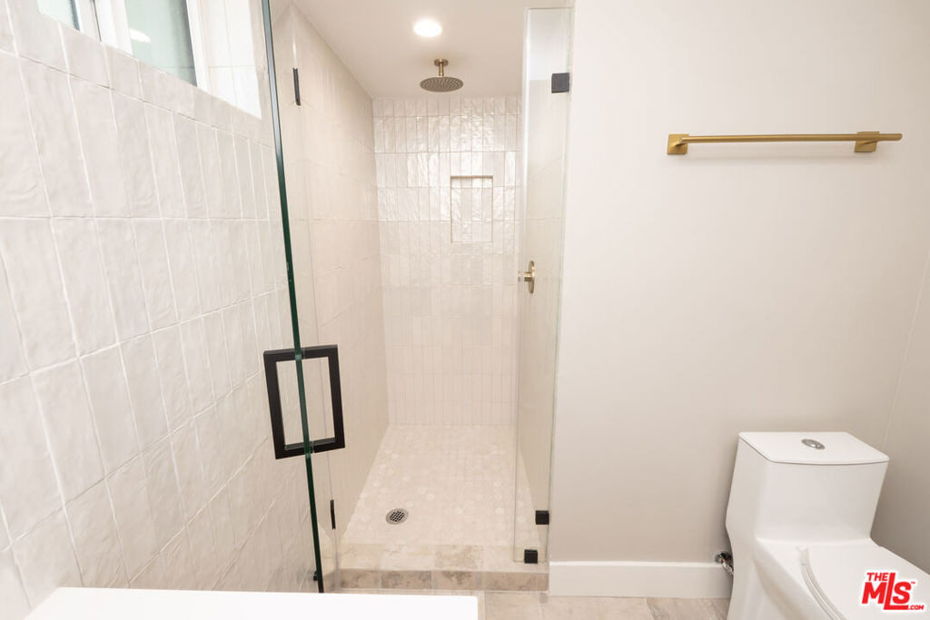 593 E 9th Street - Photo 10
