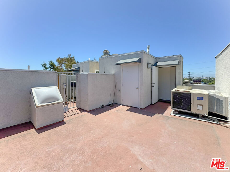 1733 Malcolm Avenue - Photo 7