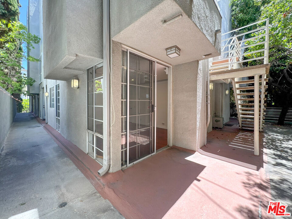 1733 Malcolm Avenue - Photo 17