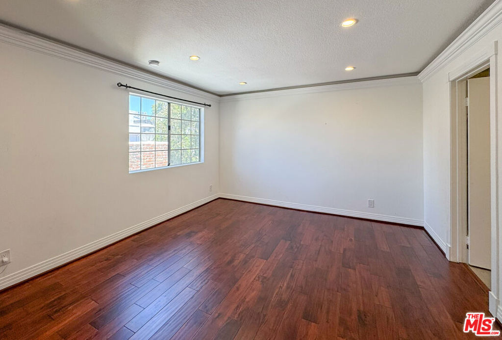 1733 Malcolm Avenue - Photo 10