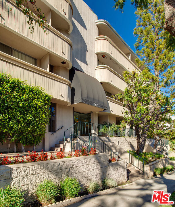 11645 Montana Avenue - Photo 22