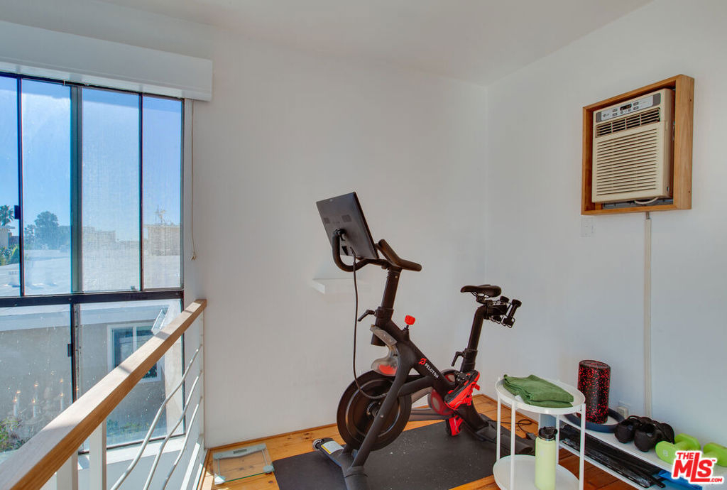 11645 Montana Avenue - Photo 14