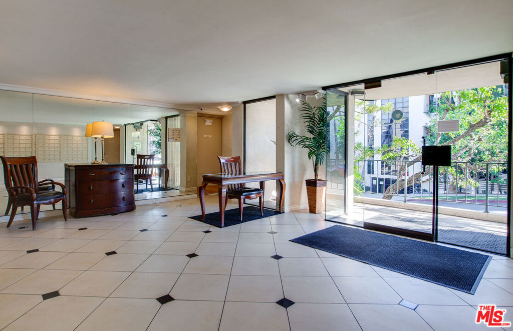 11645 Montana Avenue - Photo 21