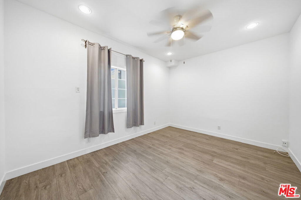 5760 Melrose Avenue - Photo 4