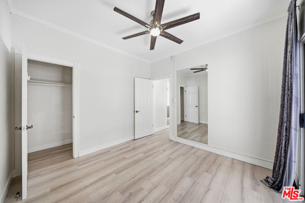 5754 Melrose Avenue - Photo 9