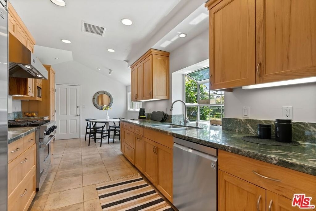 1401 Jonesboro Drive - Photo 9