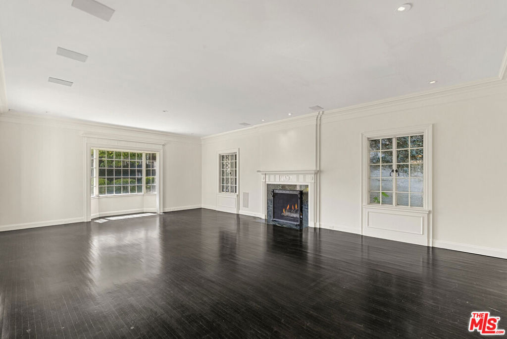 1910 Outpost Drive - Photo 4