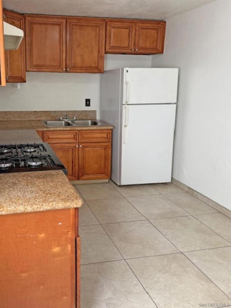 1161 13th St - Photo 2