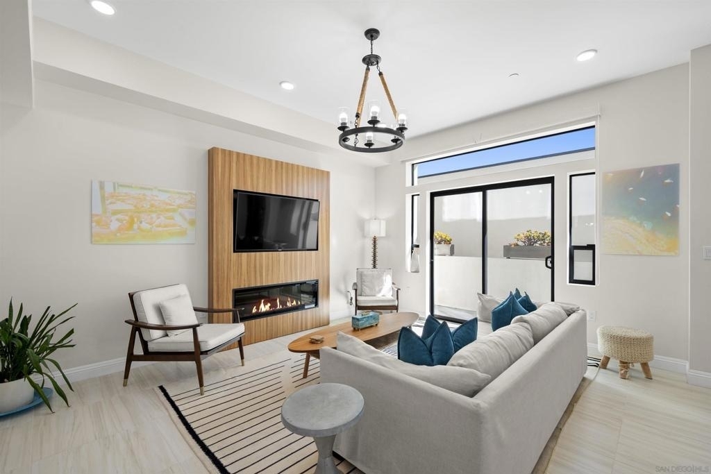 2925 Upshur - Photo 2