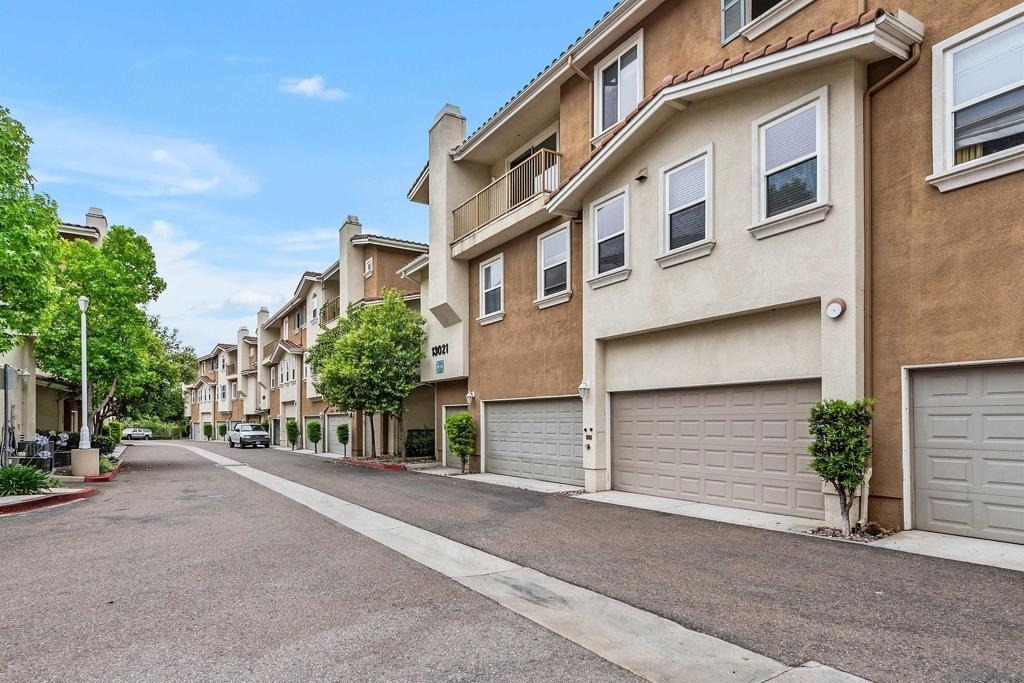 13021 Evening Creek Dr S - Photo 4