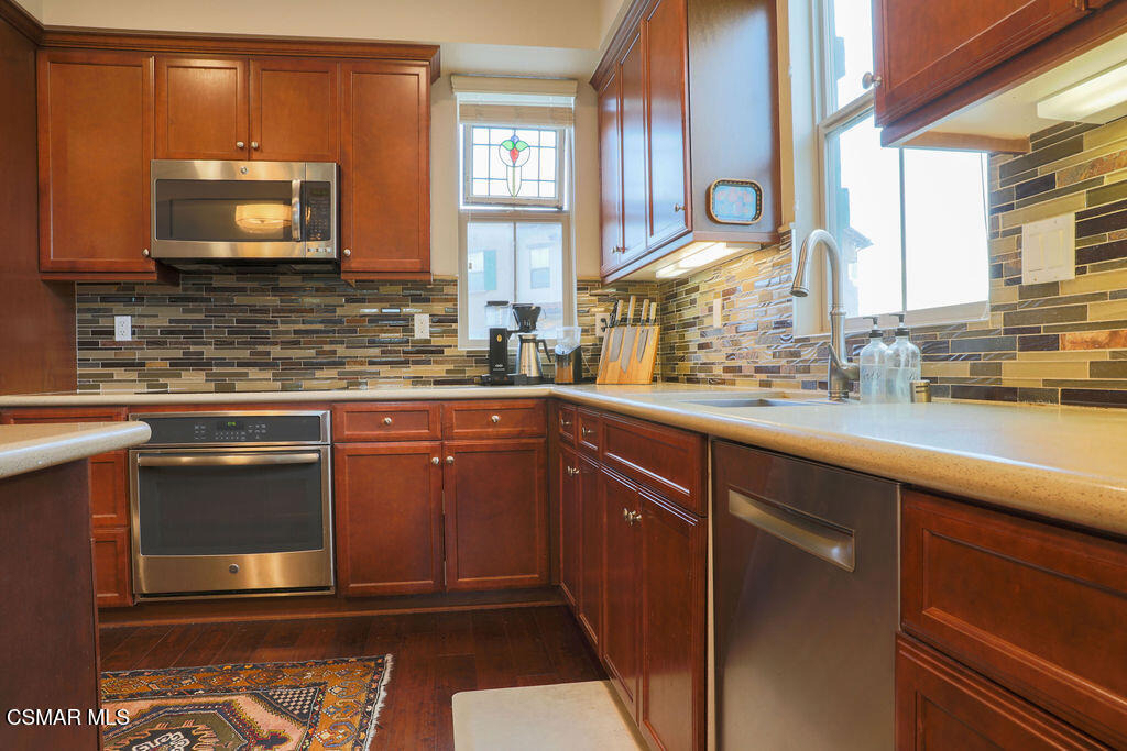 211 Westpark Court - Photo 6