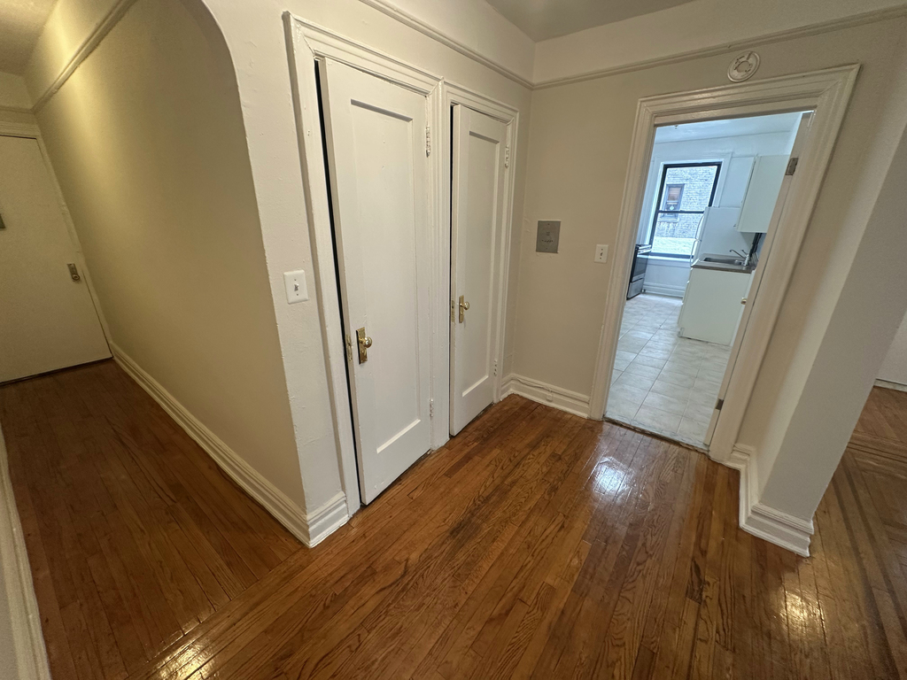 41-41 46th Street - Photo 4