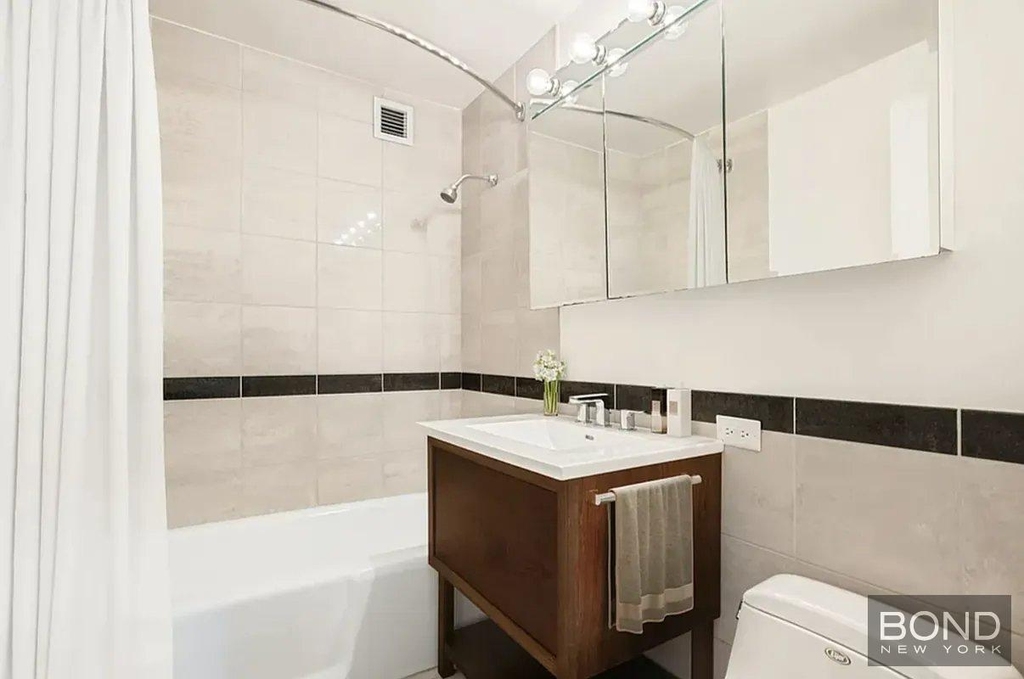 West 33rd Street - Photo 2