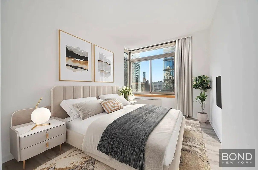 West 33rd Street - Photo 1