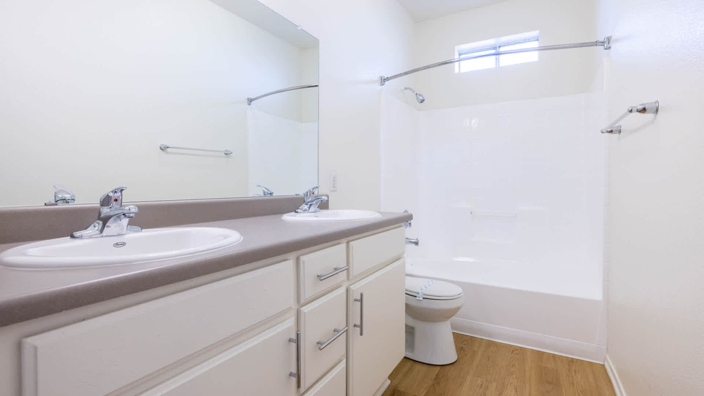 1005 N. Center Avenue - Photo 10