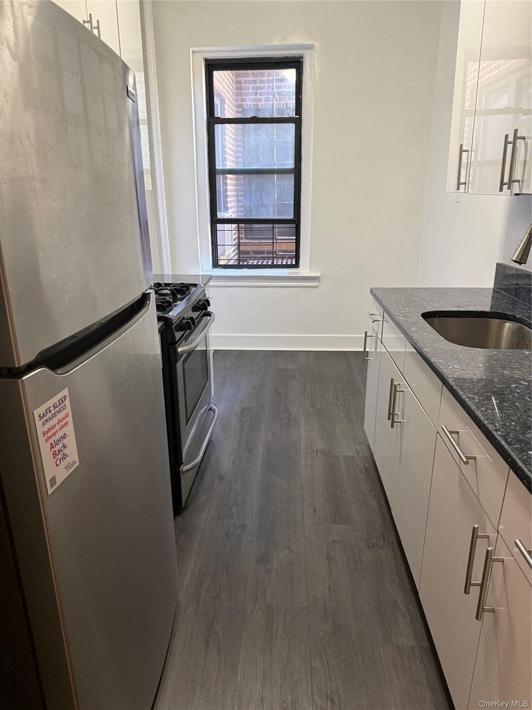 3721 80 Street - Photo 0