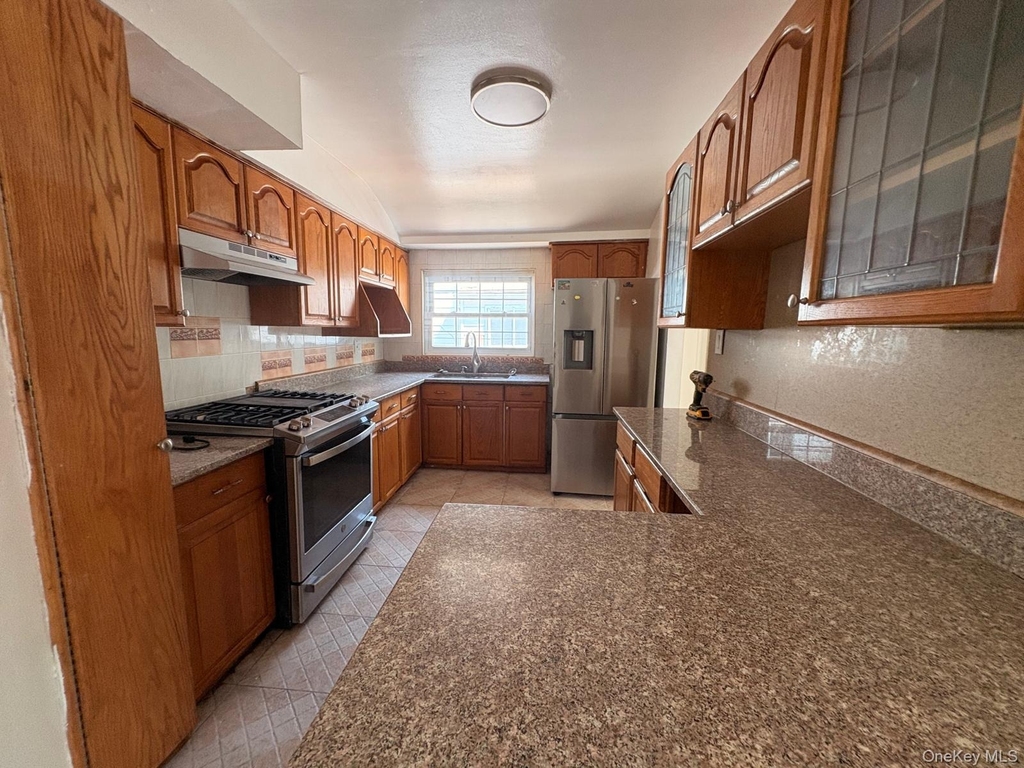 140-28 161st Street - Photo 22