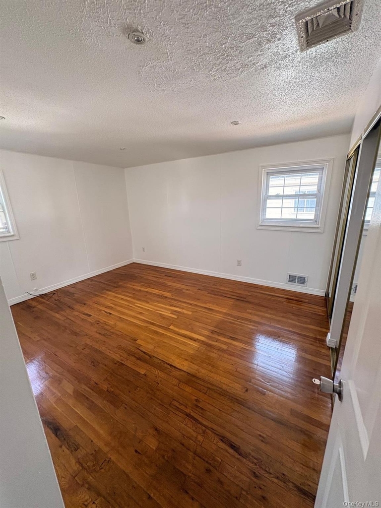 140-28 161st Street - Photo 16