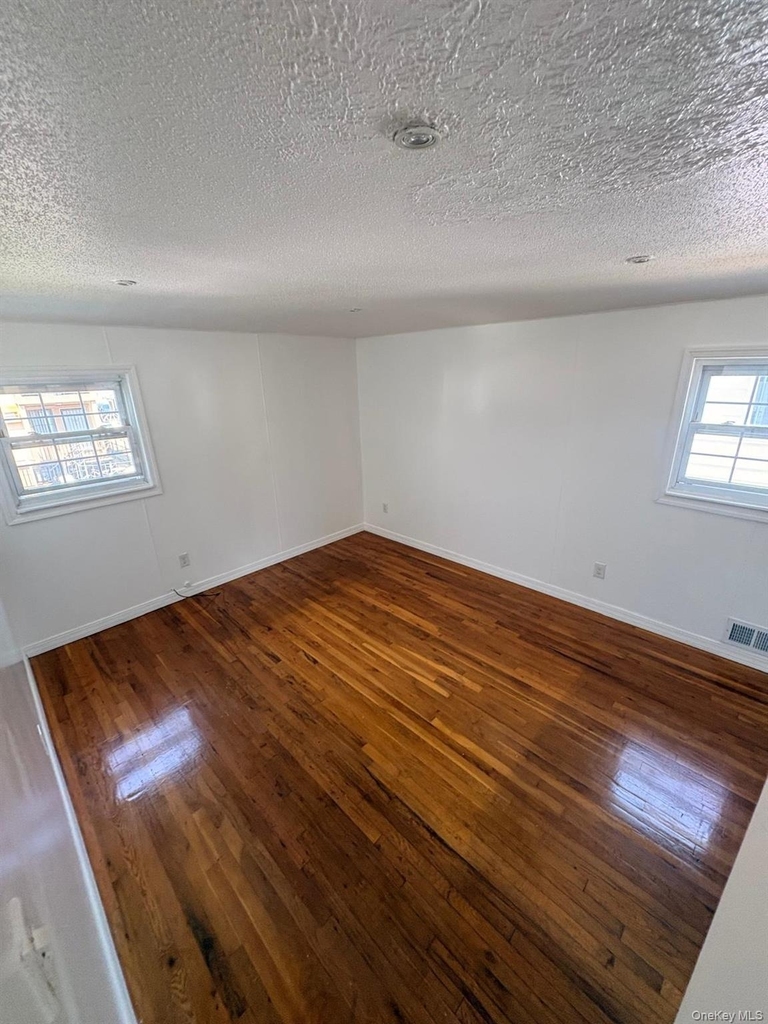 140-28 161st Street - Photo 2