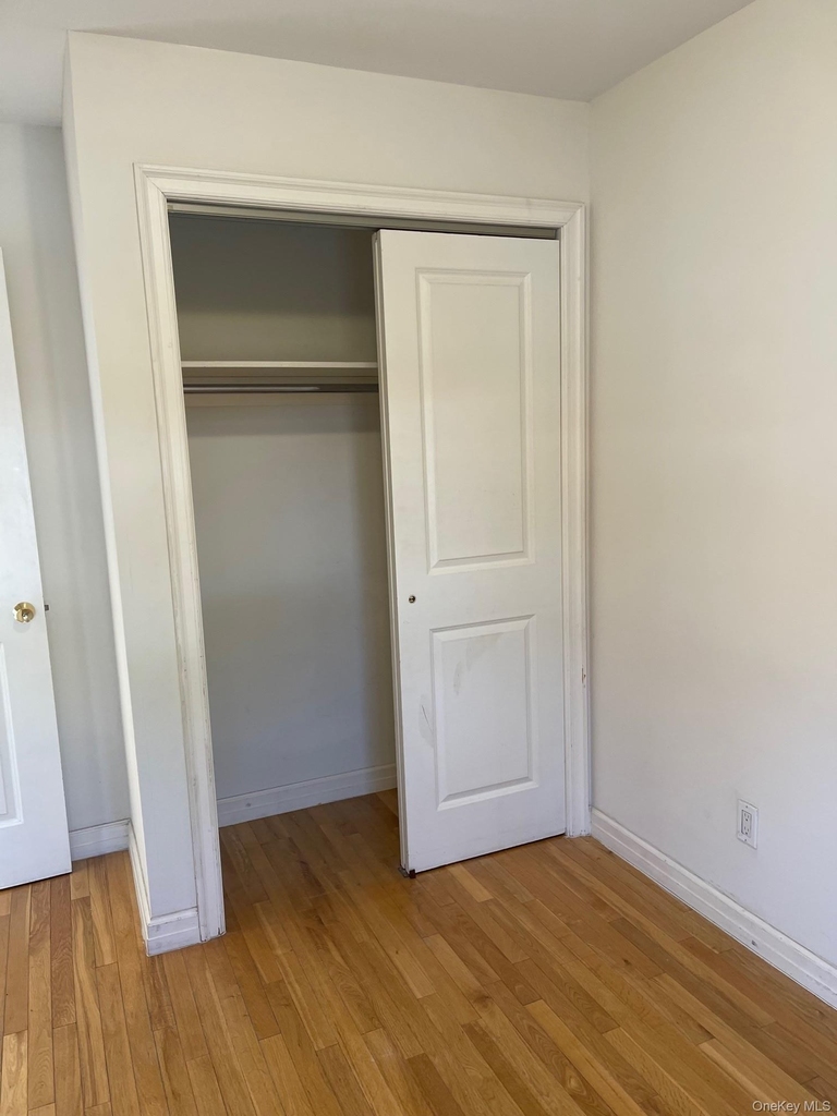 245-33 60th Avenue - Photo 4