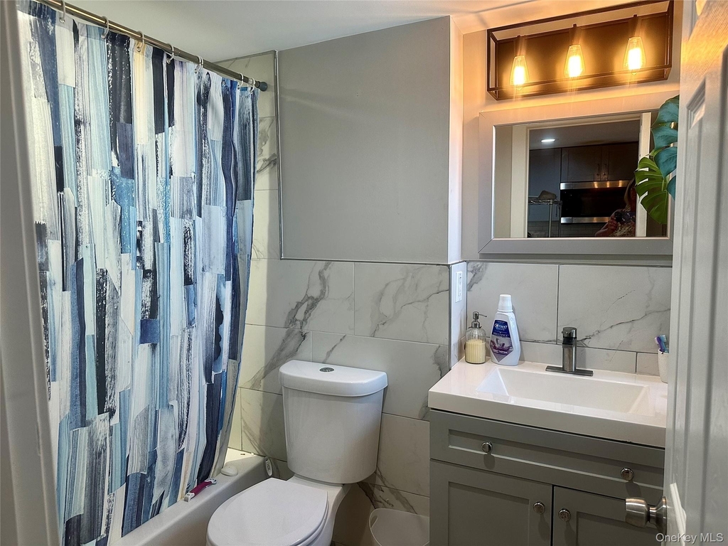 372 Verplanck Avenue - Photo 9