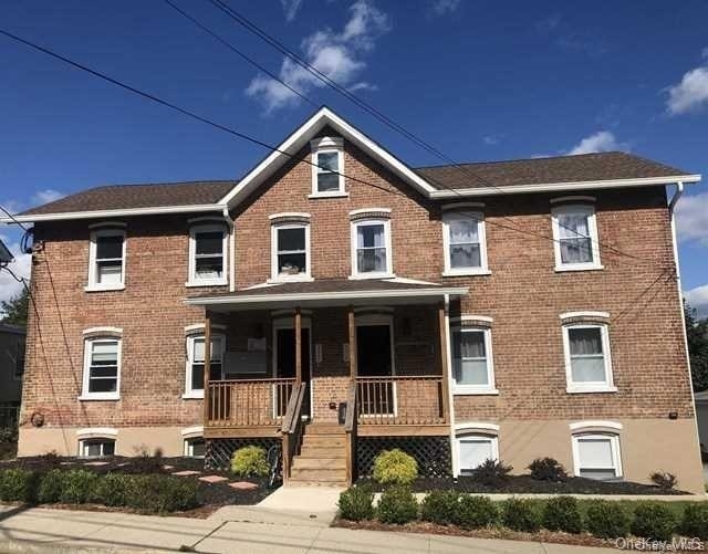 372 Verplanck Avenue - Photo 0