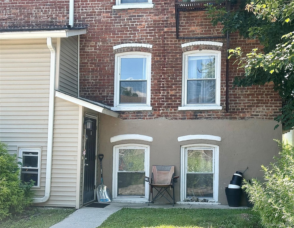 372 Verplanck Avenue - Photo 1