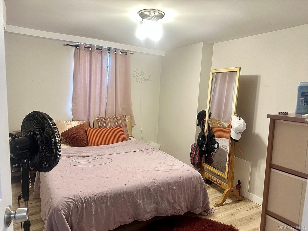372 Verplanck Avenue - Photo 8